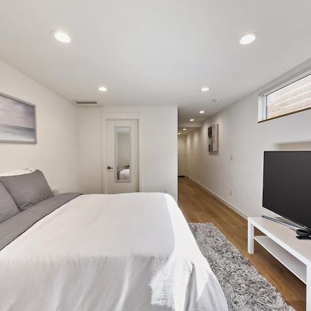 Modern Apartment Near Light Rail Seattle Exterior foto