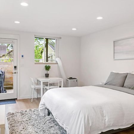 Modern Apartment Near Light Rail Seattle Exterior foto